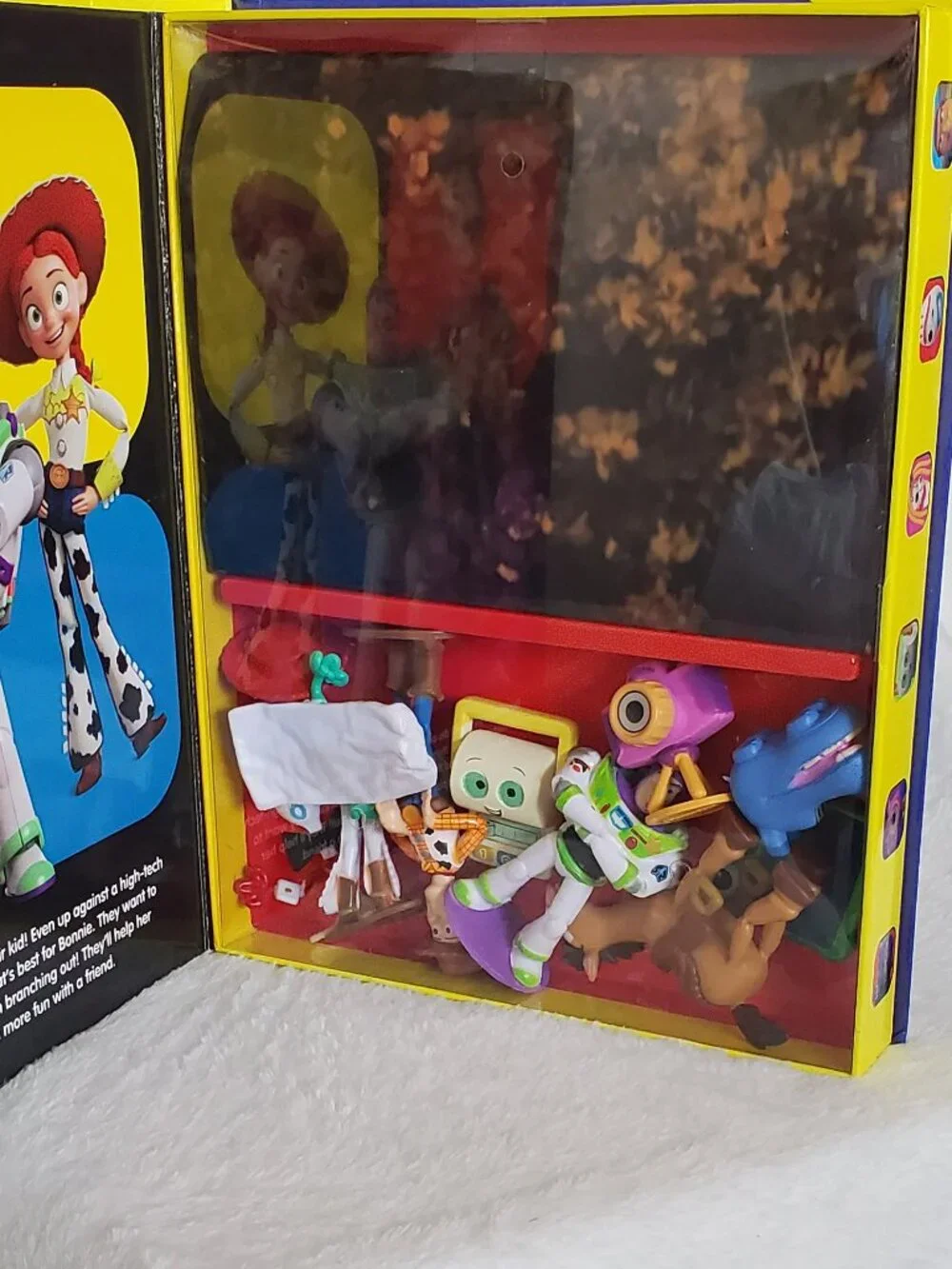 Toy Story 5 My Busy Books Board book Storybook, 10 figurines, playmat NIB!